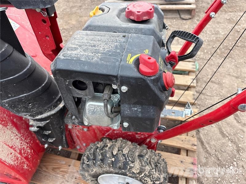 Troy-Bilt 24 ft Snow Blower Sněhové frézy