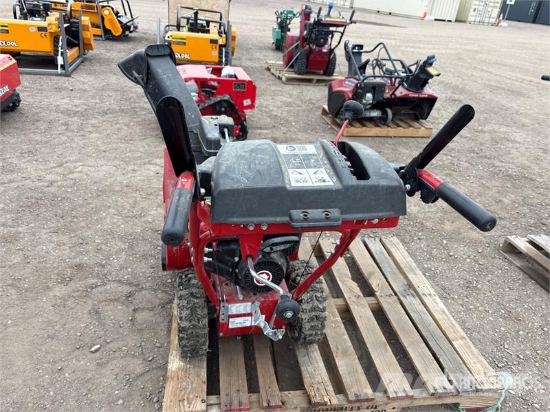 Troy-Bilt 24 ft Snow Blower Sněhové frézy