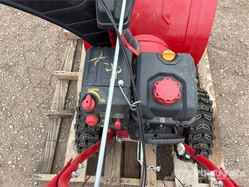 Troy-Bilt 26 ft Snow Blower Sněhové frézy