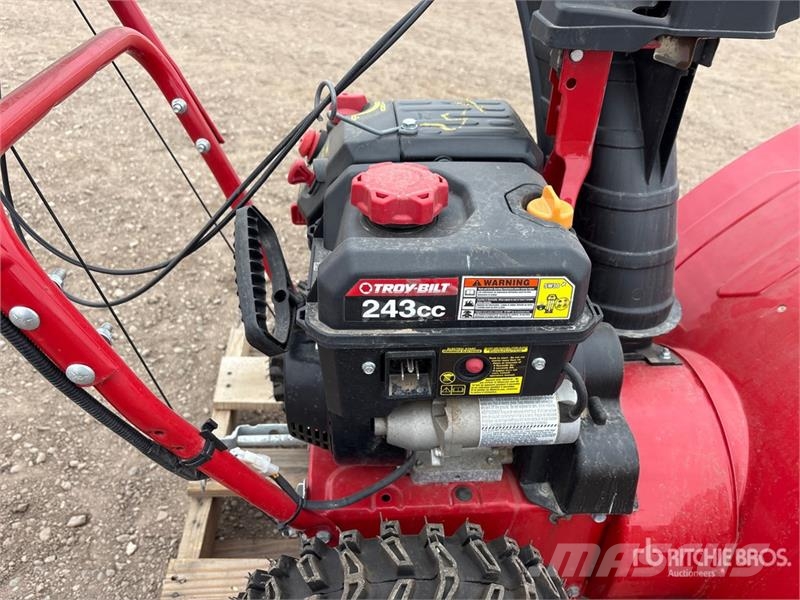 Troy-Bilt 26 ft Snow Blower Sněhové frézy