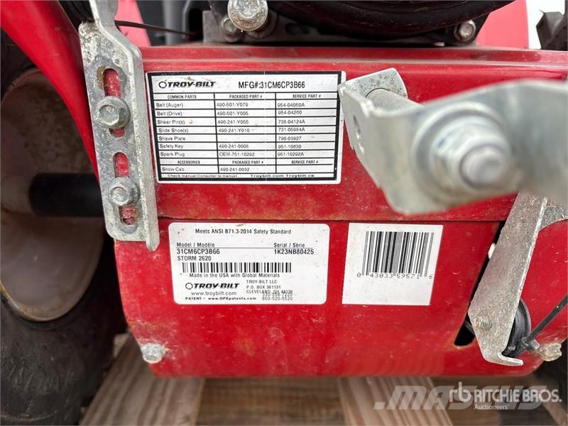 Troy-Bilt 26 in Snow Blower 掃雪機