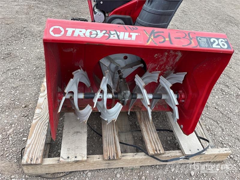Troy-Bilt 26 in Snow Blower 掃雪機