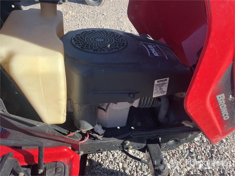 Troy-Bilt Ride-On Lawn Mower (Inoperable) ركوب الحشائش