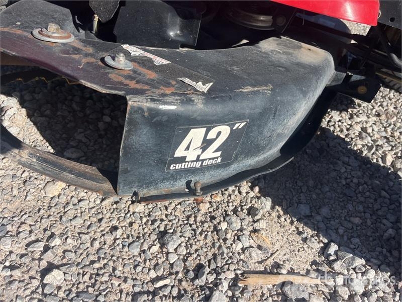 Troy-Bilt Ride-On Lawn Mower (Inoperable) ركوب الحشائش