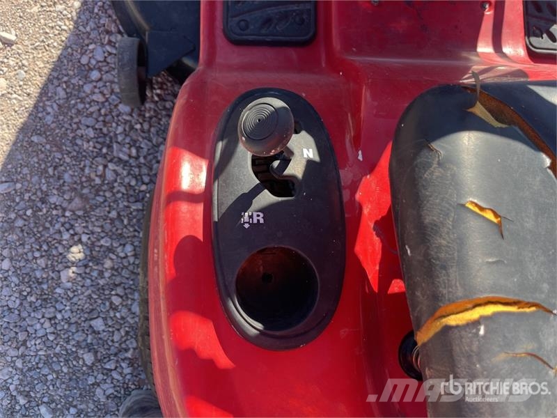 Troy-Bilt Ride-On Lawn Mower (Inoperable) ركوب الحشائش