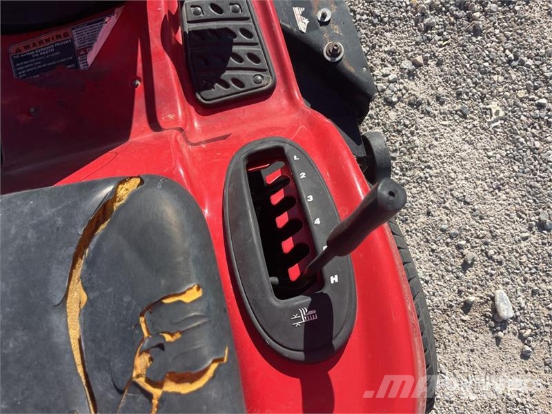 Troy-Bilt Ride-On Lawn Mower (Inoperable) ركوب الحشائش