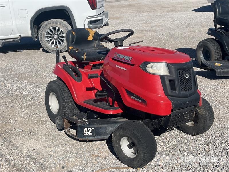 Troy-Bilt Ride-On Lawn Mower (Inoperable) ركوب الحشائش