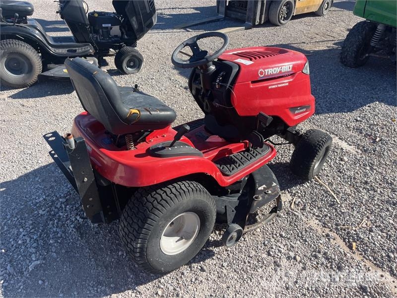 Troy-Bilt Ride-On Lawn Mower (Inoperable) ركوب الحشائش