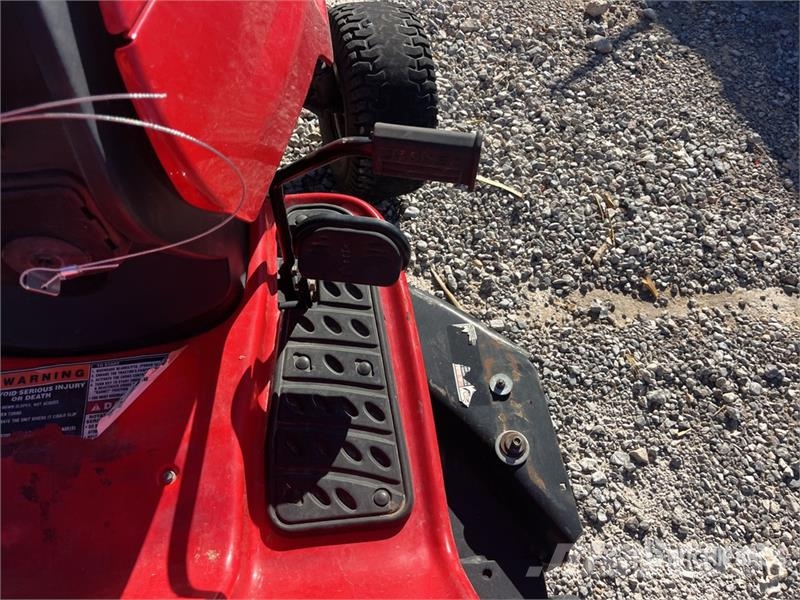 Troy-Bilt Ride-On Lawn Mower (Inoperable) ركوب الحشائش