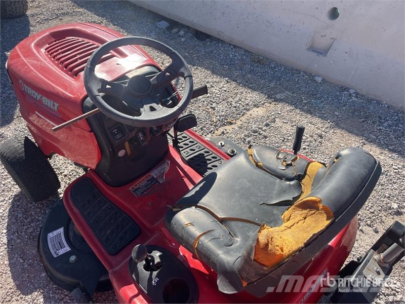 Troy-Bilt Ride-On Lawn Mower (Inoperable) ركوب الحشائش