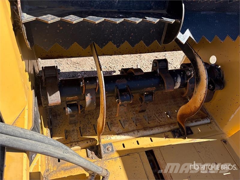Tubeline Bale Buster BS36916 Bale Processor 草捆撕碎機、切割機、拆袋機