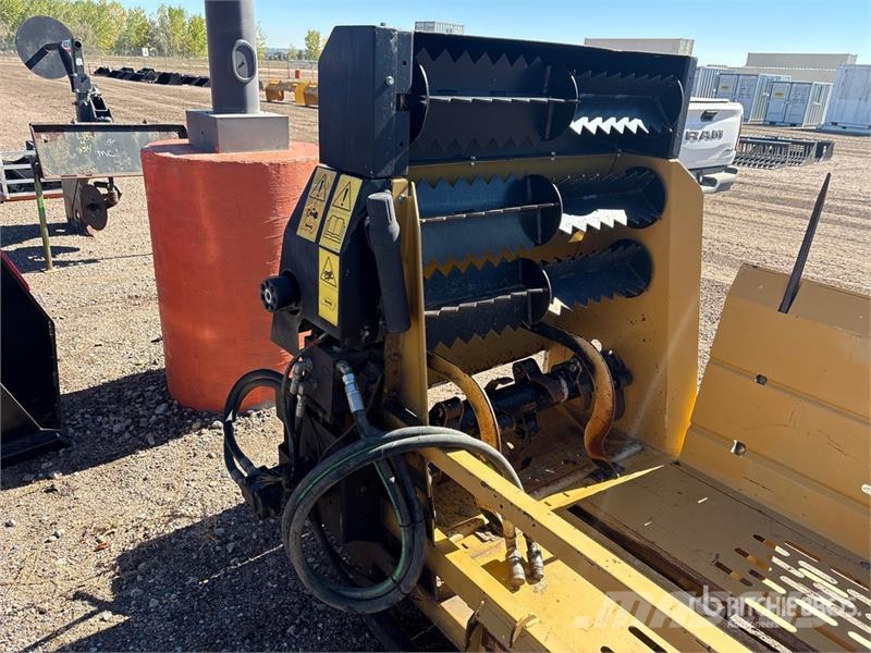 Tubeline Bale Buster BS36916 Bale Processor 草捆撕碎機、切割機、拆袋機