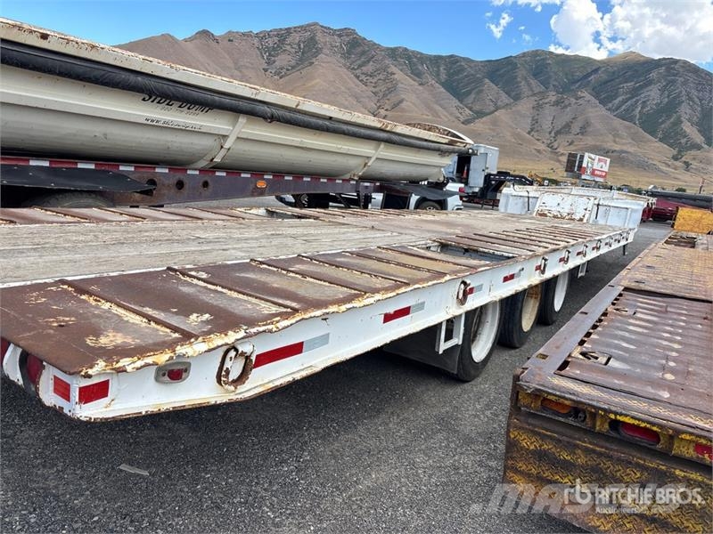  Twamco 45 ft Tri/A Tilt Deck Trailer لوادر منخفضة