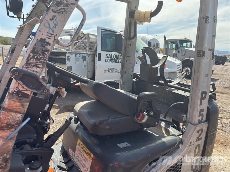 UniCarriers 1477 lb Forklift (Inoperable) Інше