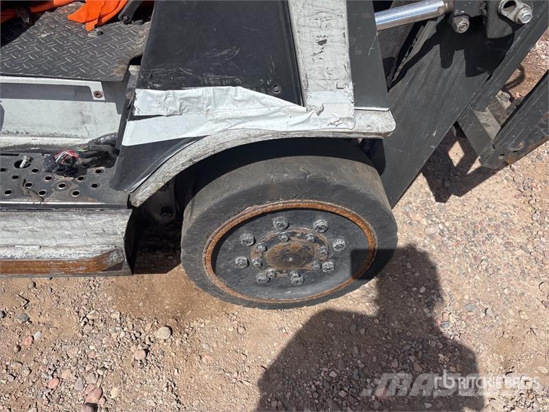 UniCarriers 1477 lb Forklift (Inoperable) Інше