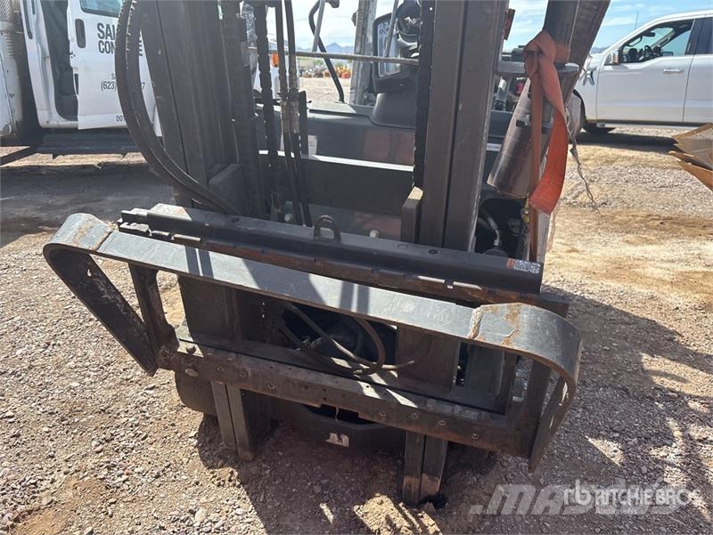 UniCarriers 1477 lb Forklift (Inoperable) Інше