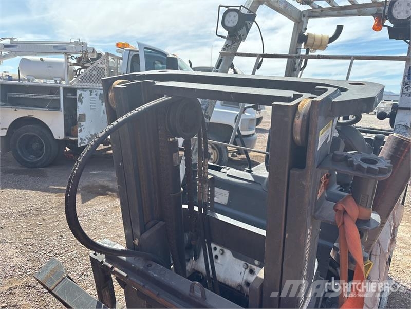 UniCarriers MCP1F2A20LV 1477 lb Cushion Tire Forklift (Inopera Šakiniai krautuvai - Kita
