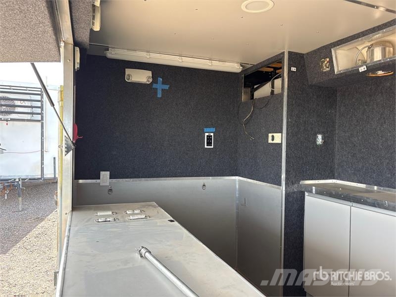 United Express Line Co 16 ft T/A Enclosed Trailer Sanduk prikolice