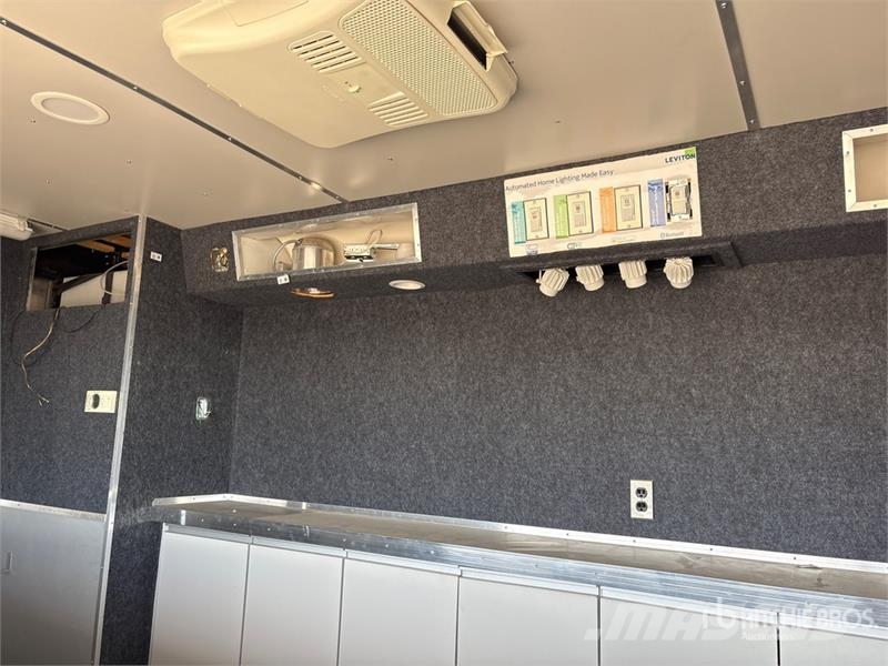 United Express Line Co 16 ft T/A Enclosed Trailer Sanduk prikolice