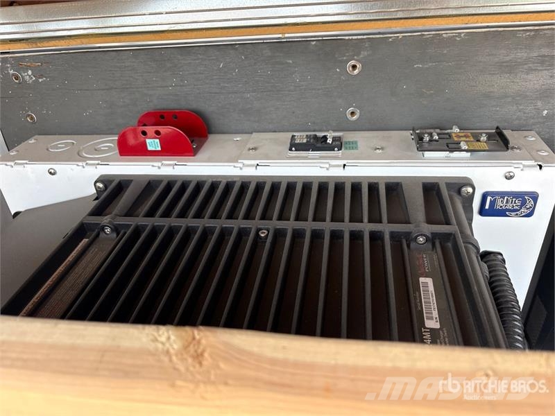 United Express Line Co 16 ft T/A Enclosed Trailer Sanduk prikolice