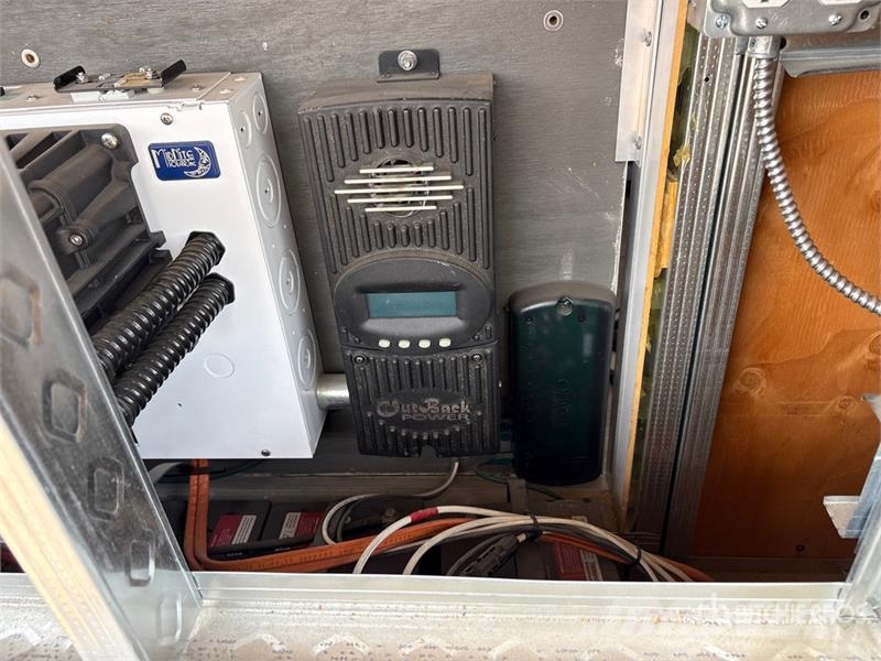 United Express Line Co 16 ft T/A Enclosed Trailer Sanduk prikolice