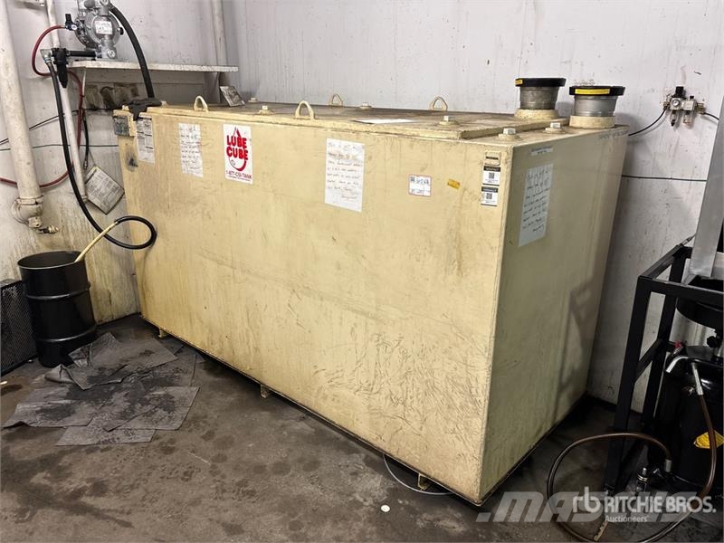 Unknown or N/A Containment Solutions 1000 gal Oil Drugi deli