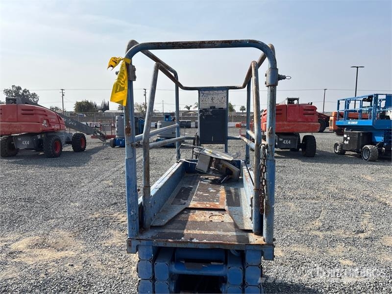 UpRight MX19N Electric Scissor Lift Škaraste platforme