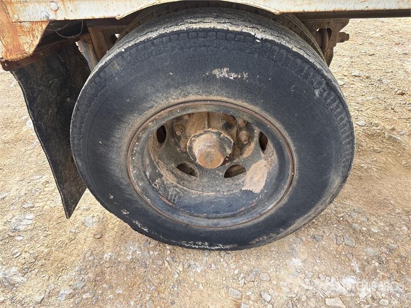 Utility 22 ft x 96 in S/A Van Trailer Reboques baú