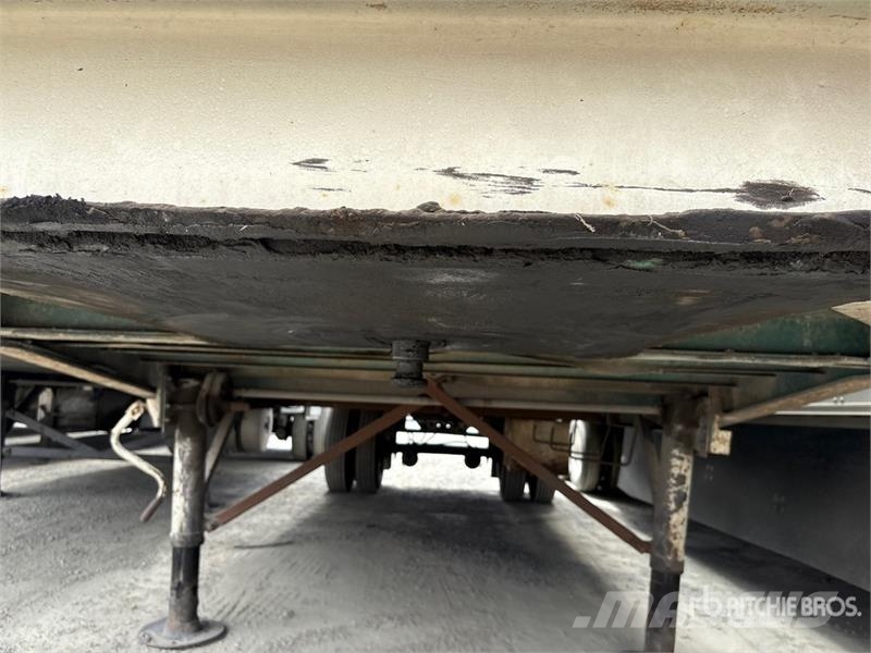 Utility 28 ft S/A Curtain Side Trailer Schuifzeilopbouw