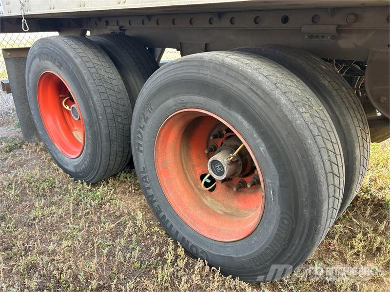 Utility 3000R Piekabes ar temperatūras kontroli