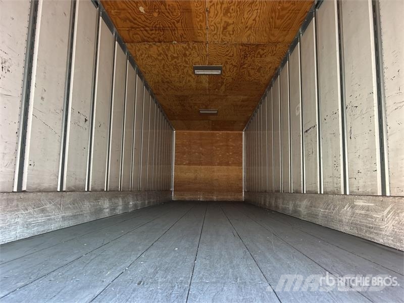 Utility 36 ft x 102 in T/A Van Trailer Прицепы-фургоны