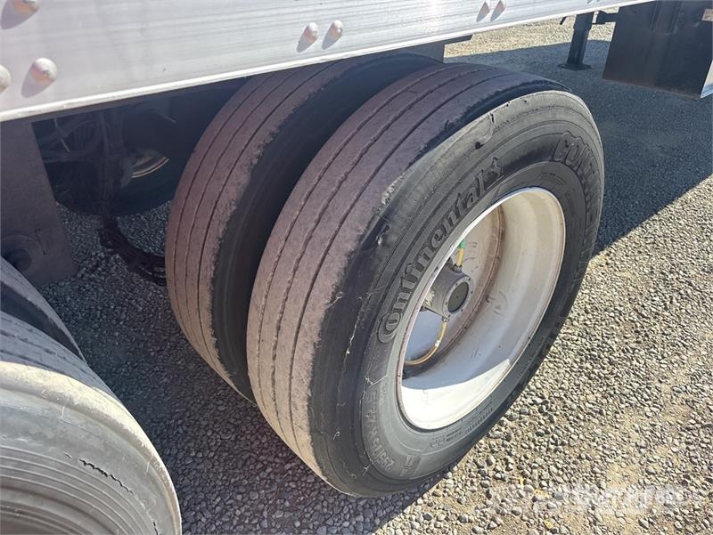 Utility 36 ft x 102 in T/A Van Trailer 厢式拖车