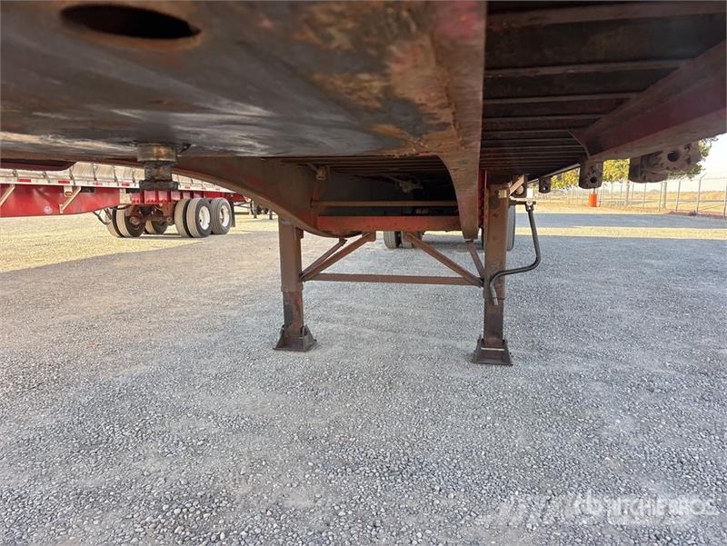 Utility 53 ft T/A Curtain Side Trailer Tents
