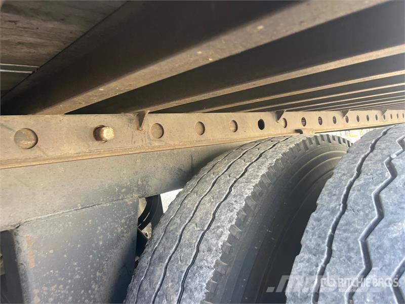 Utility 53 ft x 102 in T/A Van Trailer Van Body Trailers