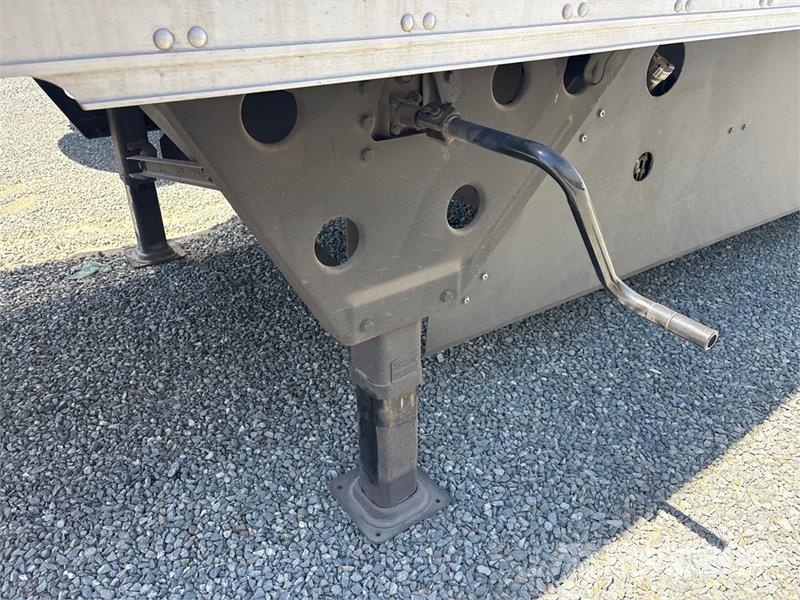 Utility 53 ft x 102 in T/A Refrigerated Trailer 冷凍冷蔵トレーラー