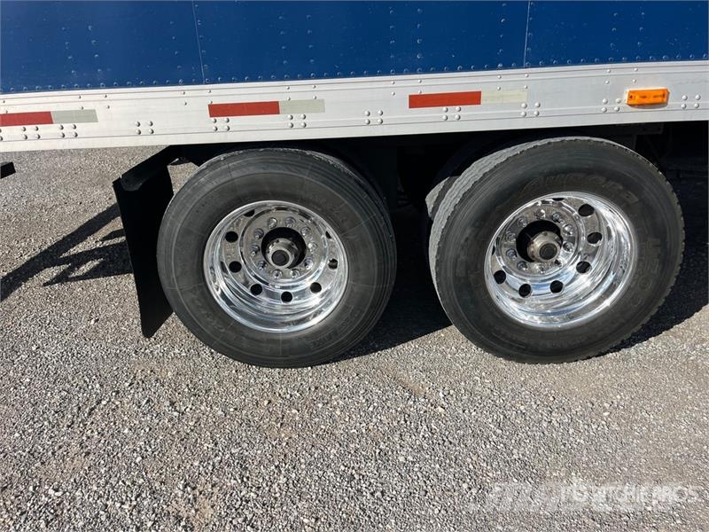 Utility 53 ft x 102 in T/A Van Trailer Reboques baú