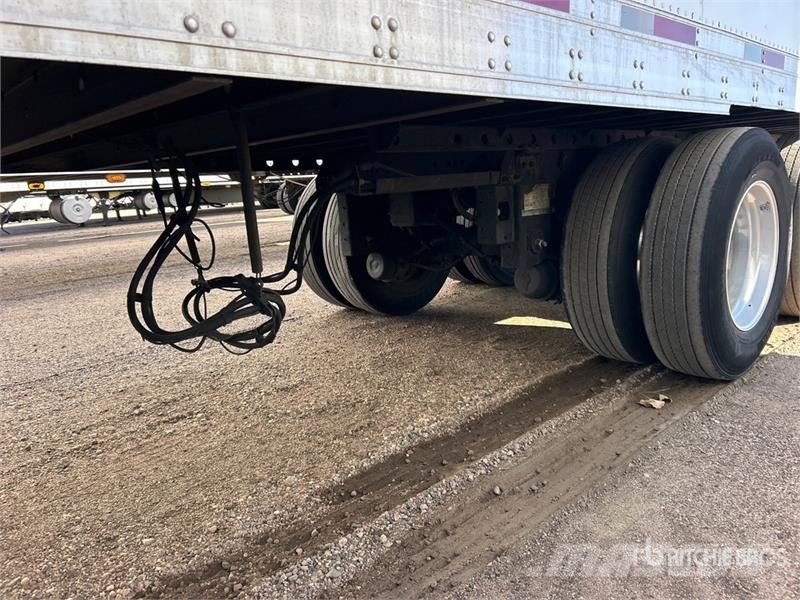 Utility 53 ft x 102 in T/A Refrigerated Trailer Semi Reboques Isotérmicos