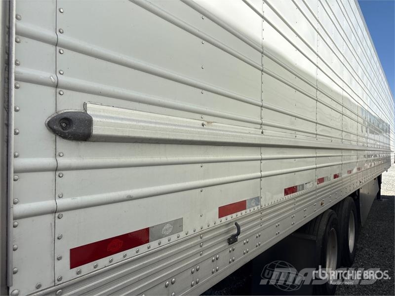 Utility 53 ft x 102 in T/A Refrigerated Trailer 冷凍冷蔵トレーラー