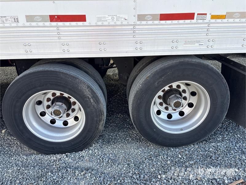 Utility 53 ft x 102 in T/A Refrigerated Trailer 冷凍冷蔵トレーラー