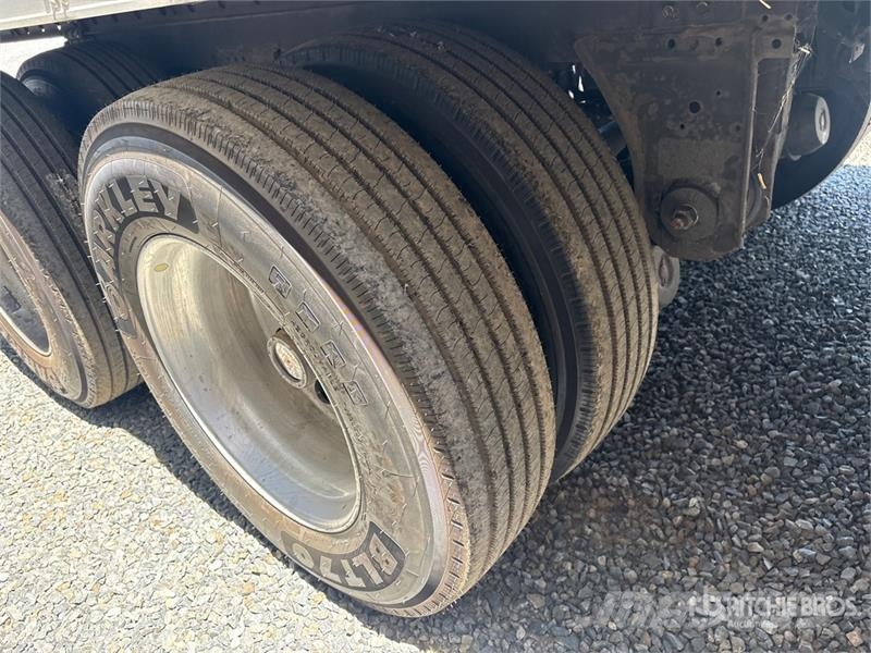 Utility 53 ft x 102 in T/A Refrigerated Trailer 冷凍冷蔵トレーラー