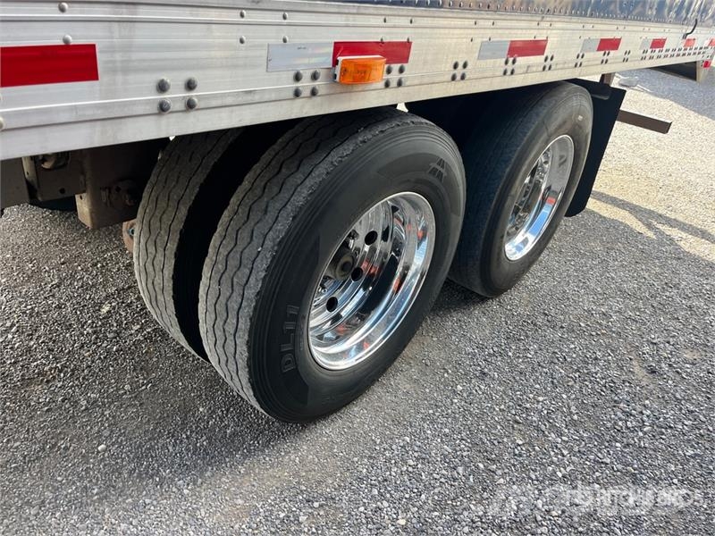 Utility 53 ft x 102 in T/A Van Trailer Reboques baú
