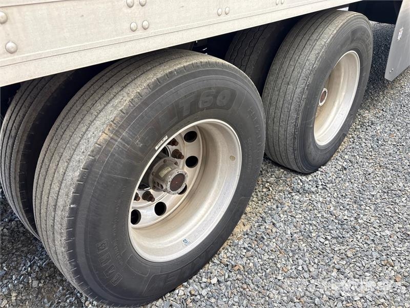 Utility 53 ft x 102 in T/A Refrigerated Trailer 冷凍冷蔵トレーラー