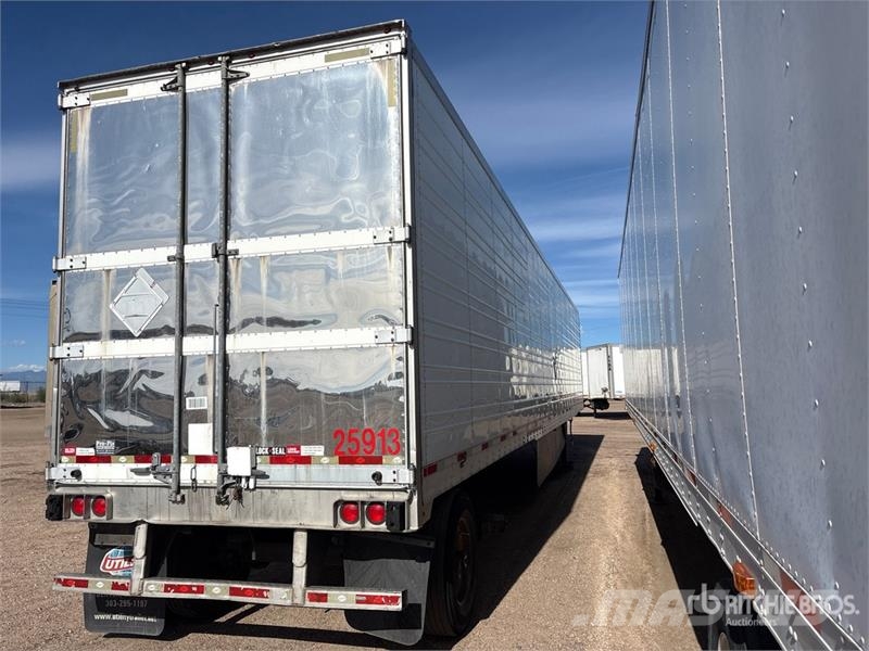 Utility 53 ft x 102 in T/A Curtain Side Refrigerated Trail Naczepy chłodnie