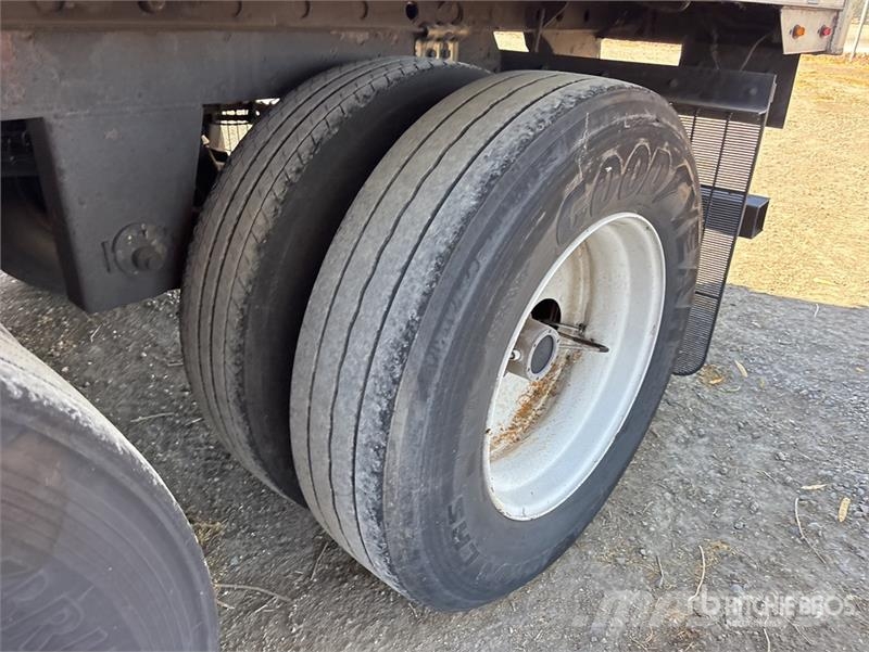 Utility 53 ft x 96 in T/A Van Trailer مقطورات ذات هيكل صندوقي