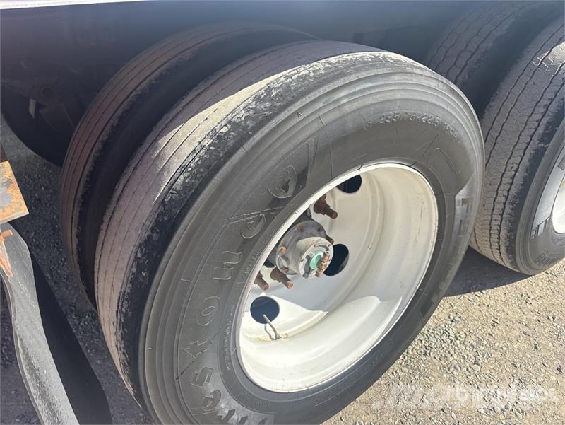 Utility 53 ft x 96 in T/A Van Trailer Dobozos pótkocsik