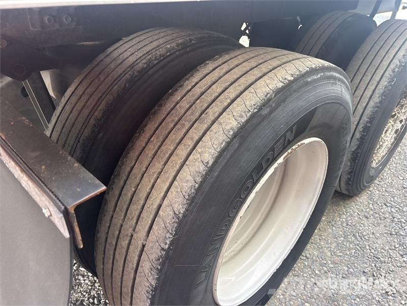 Utility 53 ft x 96 in T/A Van Trailer Dobozos pótkocsik