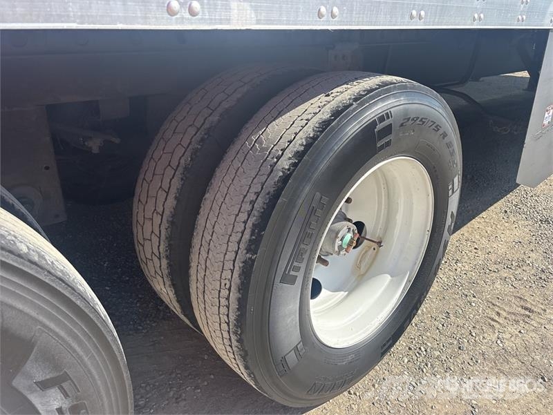 Utility 53 ft x 96 in T/A Van Trailer Dobozos pótkocsik
