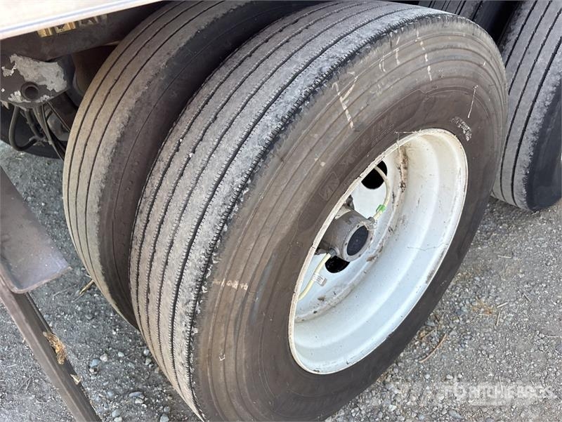 Utility 53 ft x 96 in T/A Van Trailer مقطورات ذات هيكل صندوقي