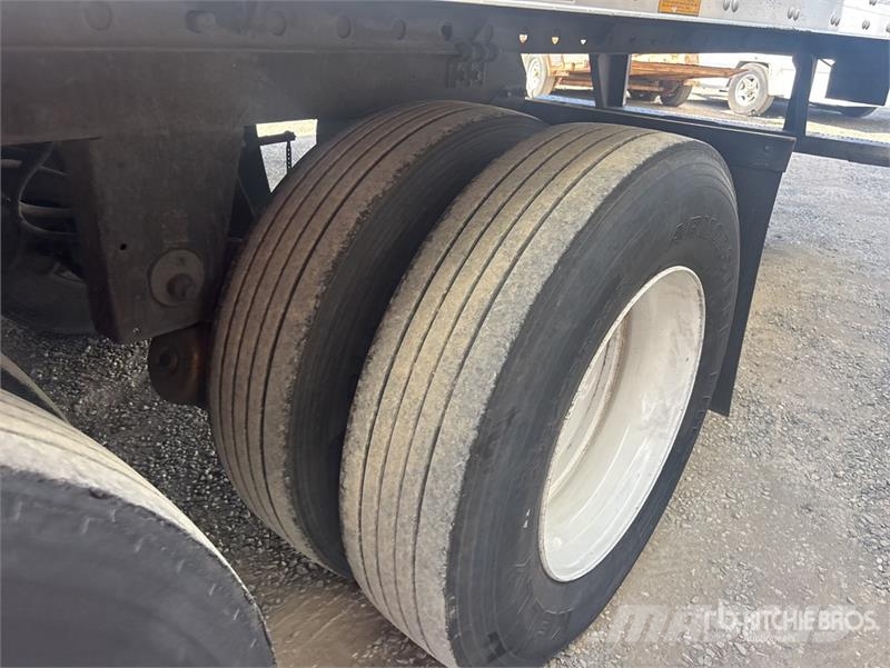 Utility 53 ft x 96 in T/A Van Trailer Dobozos pótkocsik