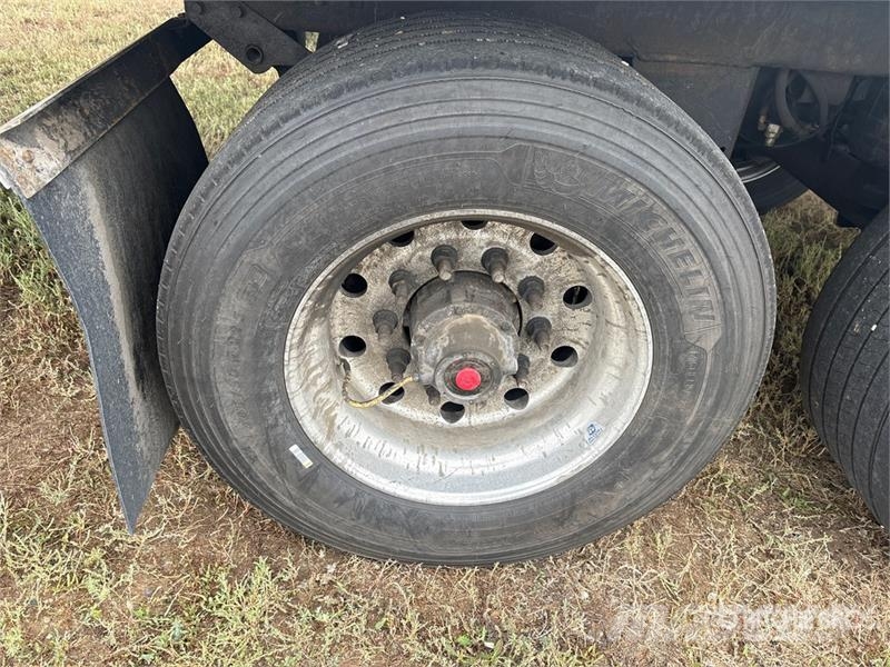 Utility 57 ft x 102 in T/A Van Trailer Furgons